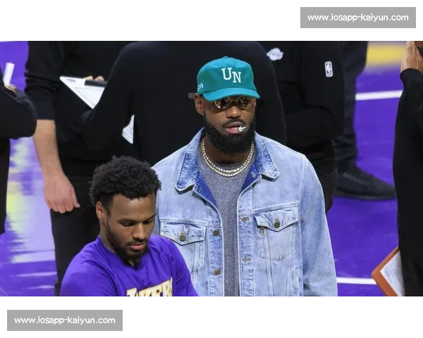 安吉首笔亏本交易曝光！湖人意外捡漏，美媒：紫金军团赚翻了