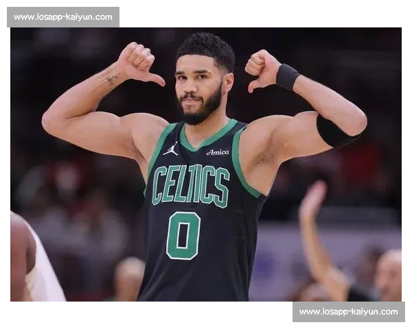 塔图姆术后穿保护靴启动力量训练:科学康复与冠军基因的双重博弈 塔图姆术后穿保护靴启动力量训练:科学康复与冠军基因的双重博弈