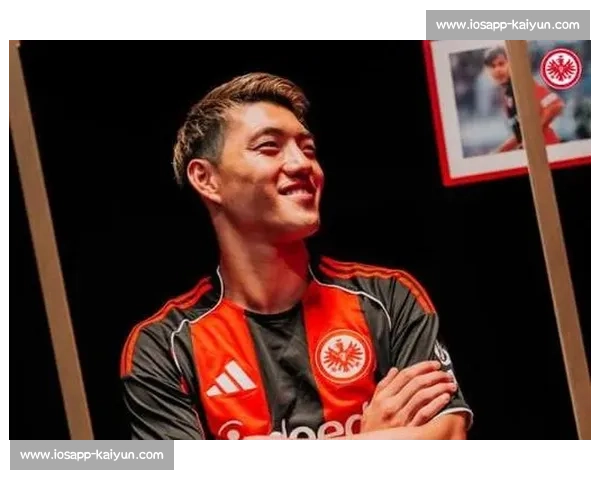 足坛喜事！堂安律大婚 日本国脚齐聚 美妆博主娇妻亮相