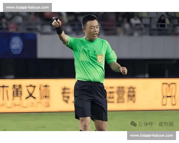 新鹏城 vs 三镇补赛裁判确定:黄翼主裁,邢琦担任 VAR 新鹏城 vs 三镇补赛裁判确定:黄翼主裁,邢琦担任 VAR